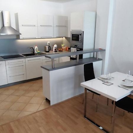 Ferienwohnung Bakosova Prijemny 2 Izbovy Byt V Centre, 24H Self Check-In Banská Bystrica Exterior foto