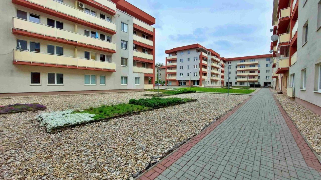 Ferienwohnung Bakosova Prijemny 2 Izbovy Byt V Centre, 24H Self Check-In Banská Bystrica Exterior foto